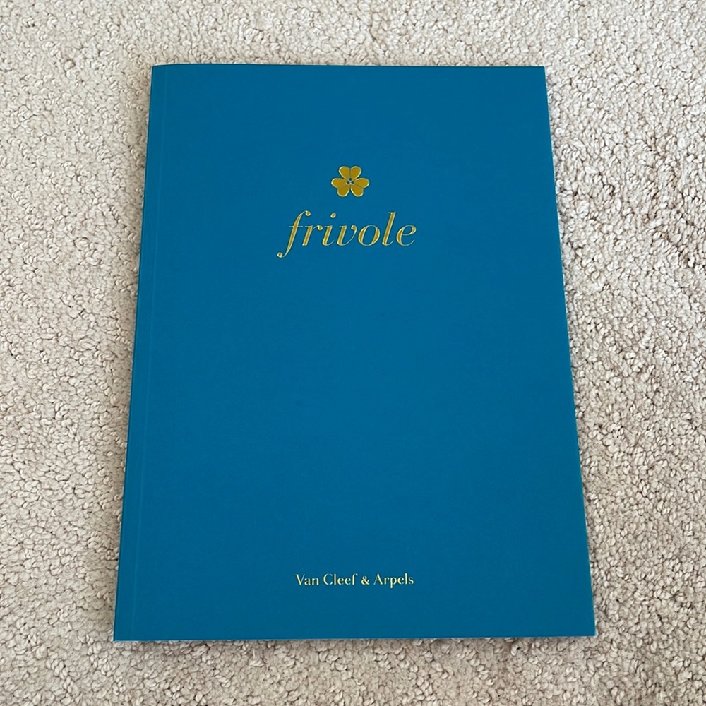 VAN CLEEF & ARPELS FRIVOLE FINE JEWELRY COLLECTION COFFEE TABLE LOOK BOOK VIP